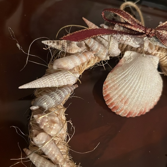 Beach Shell Wreath - Picture 3 of 3